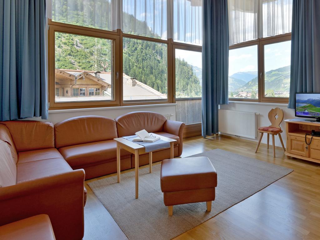 Ferienwohnungen Haus Der Mitte Майргофен Номер фото